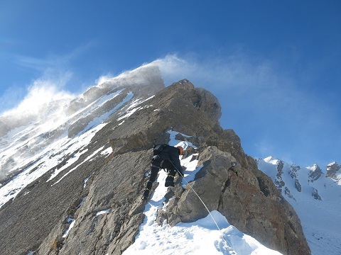 اعلام برنامه صعود قله کول جنو (یادمان همنوردان آسمانی)